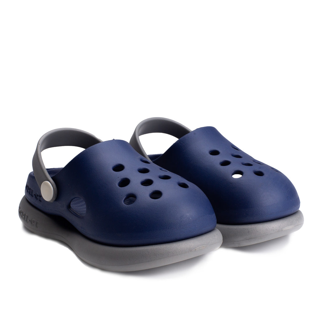 BOYS CLOGS